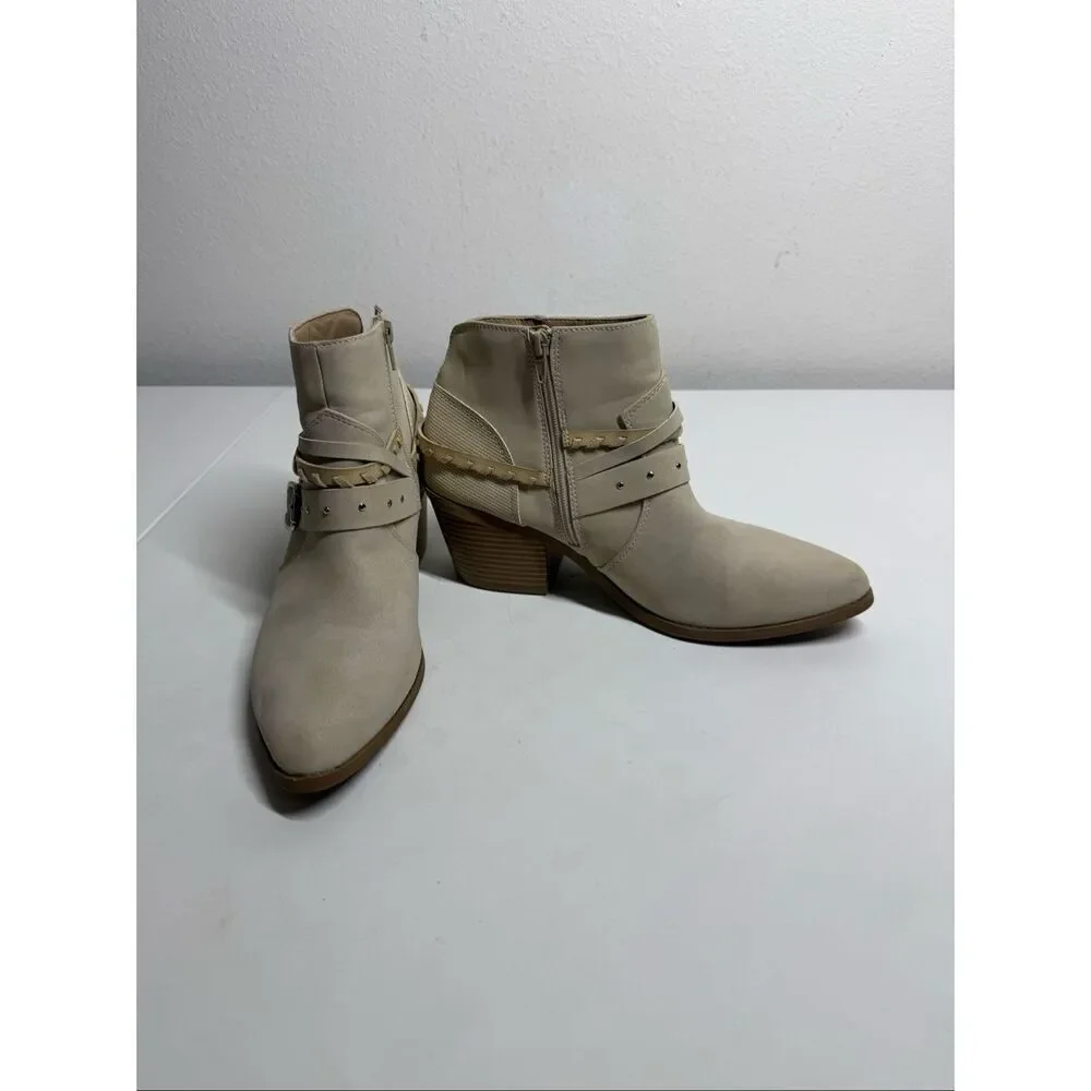 Maurices Elsa Belted Ankle Boot Size 11 Light Cream Beige